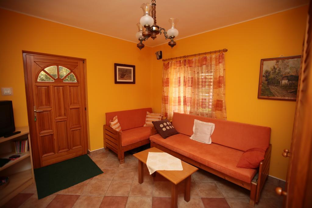 Lonci Apartman Zalakaros Εξωτερικό φωτογραφία
